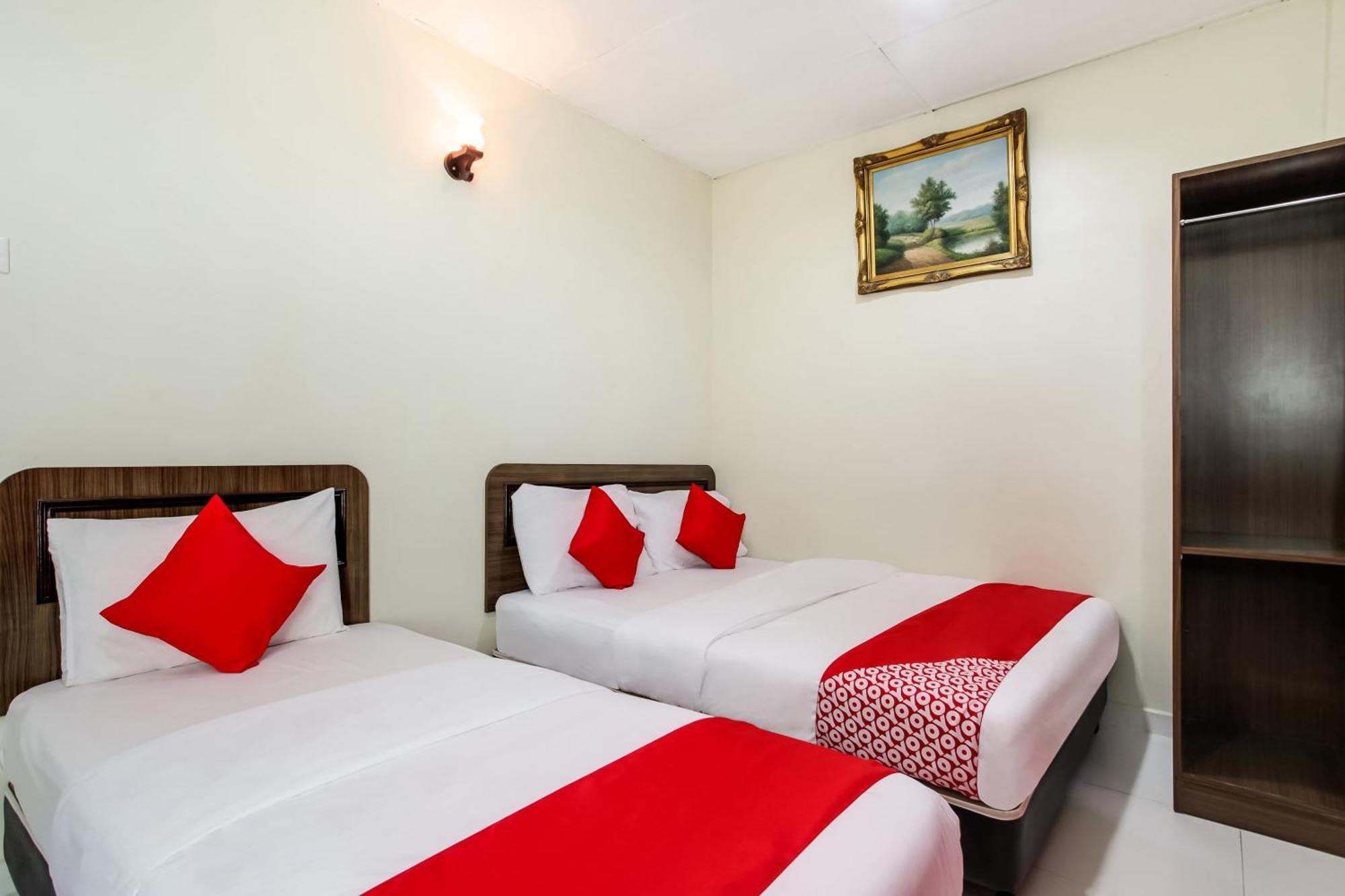 Super Oyo 89427 Kavanas Hotel Taiping Extérieur photo