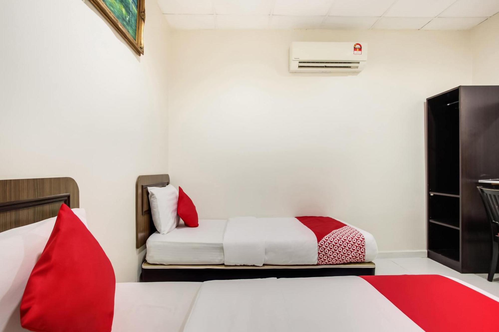 Super Oyo 89427 Kavanas Hotel Taiping Extérieur photo