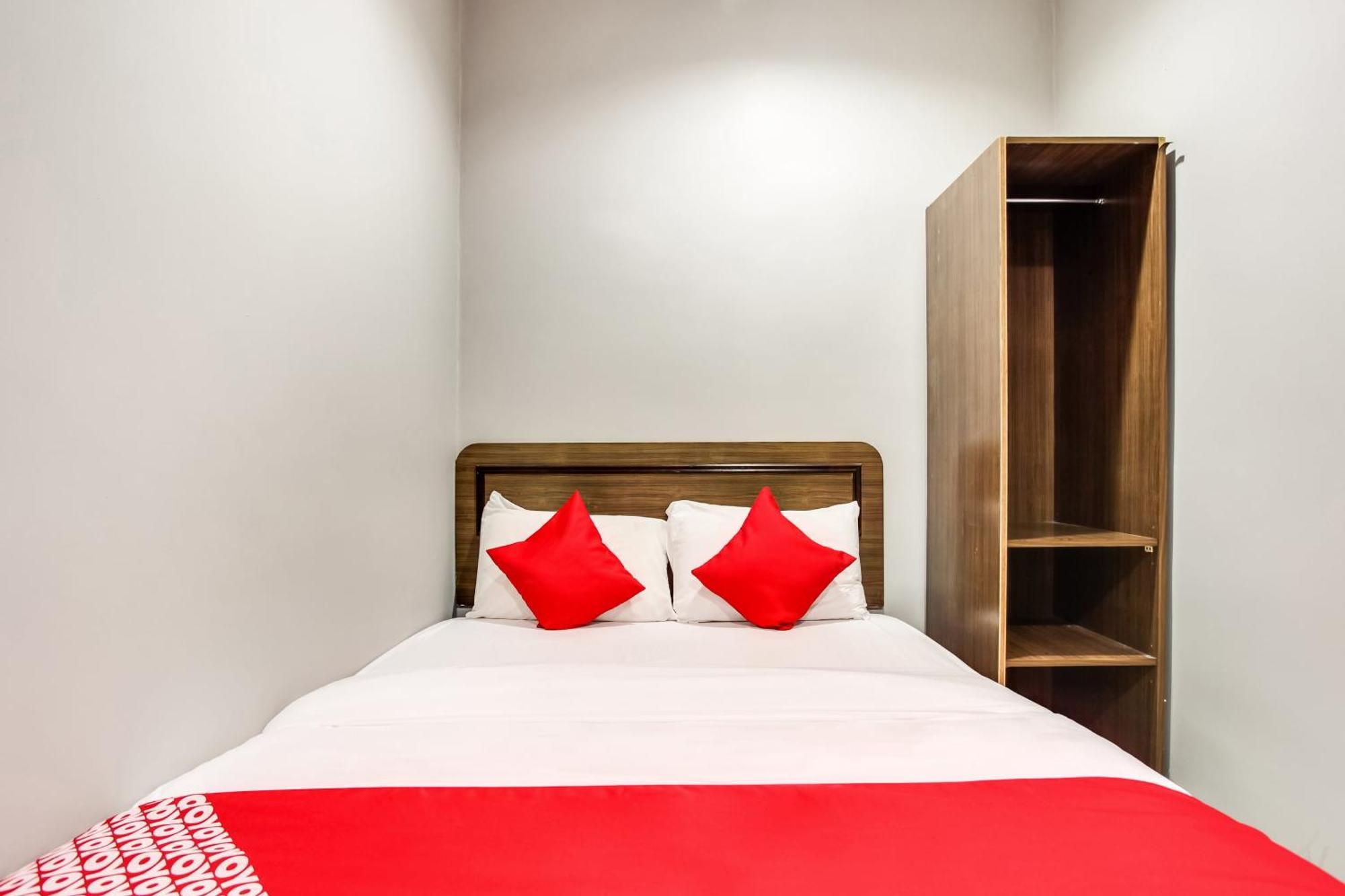 Super Oyo 89427 Kavanas Hotel Taiping Extérieur photo