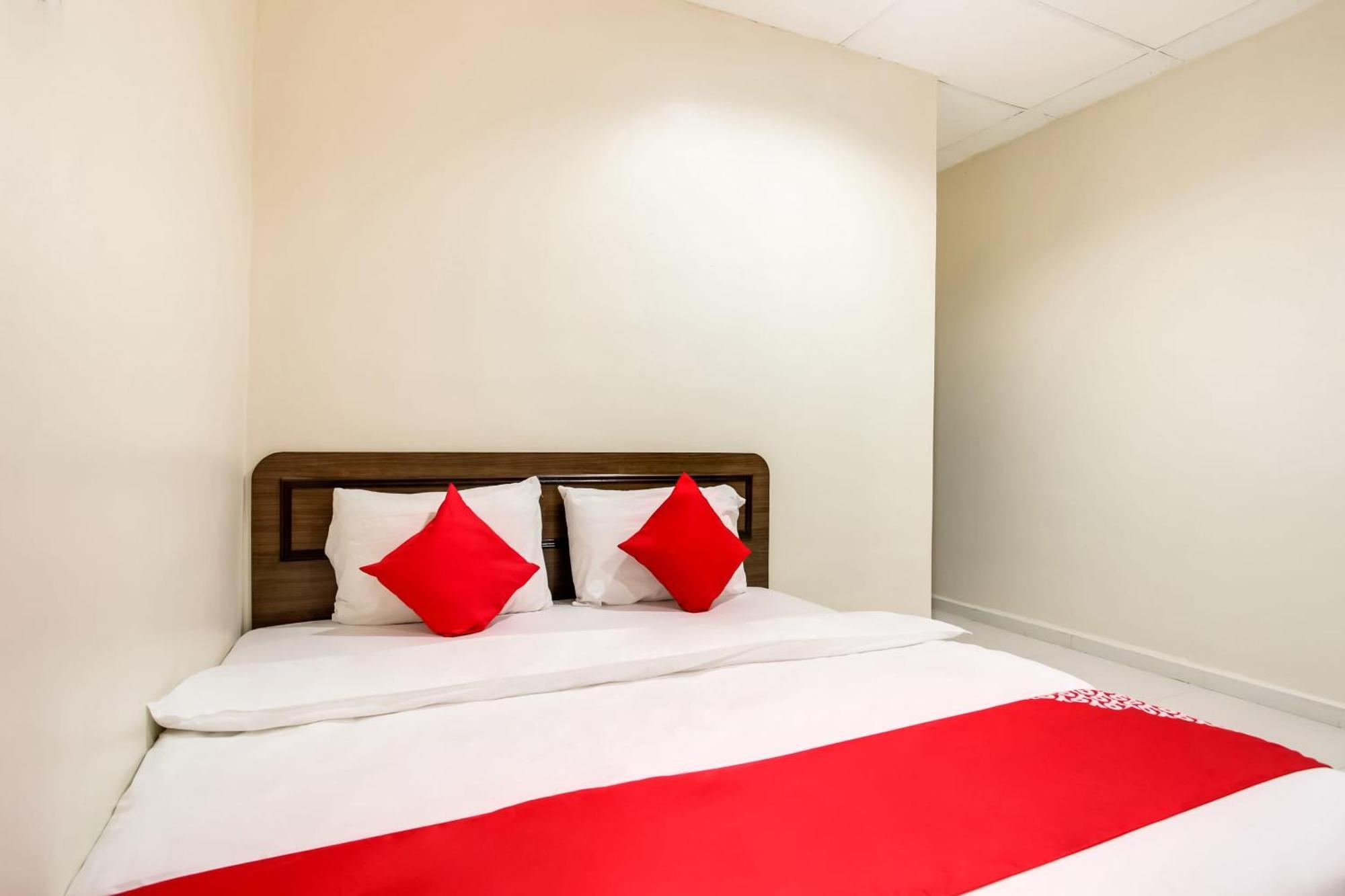 Super Oyo 89427 Kavanas Hotel Taiping Extérieur photo