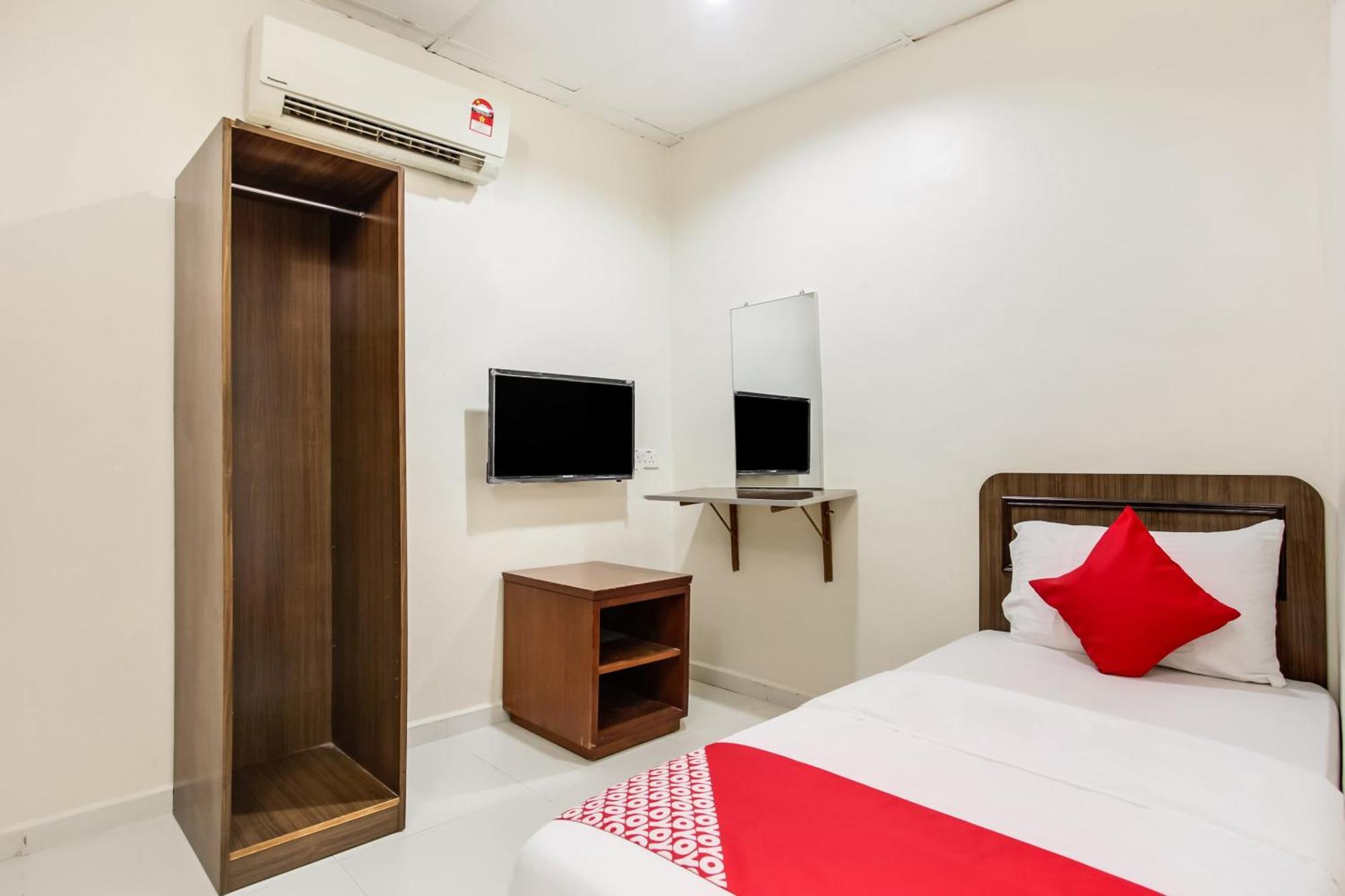 Super Oyo 89427 Kavanas Hotel Taiping Extérieur photo